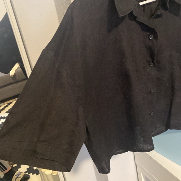 H&M Black linen cropped Button-Up Shirt - Picture 3 of 8